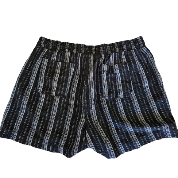 Briggs Black Stripe Linen Womens Pull On Shorts NEW - Picture 3 of 7